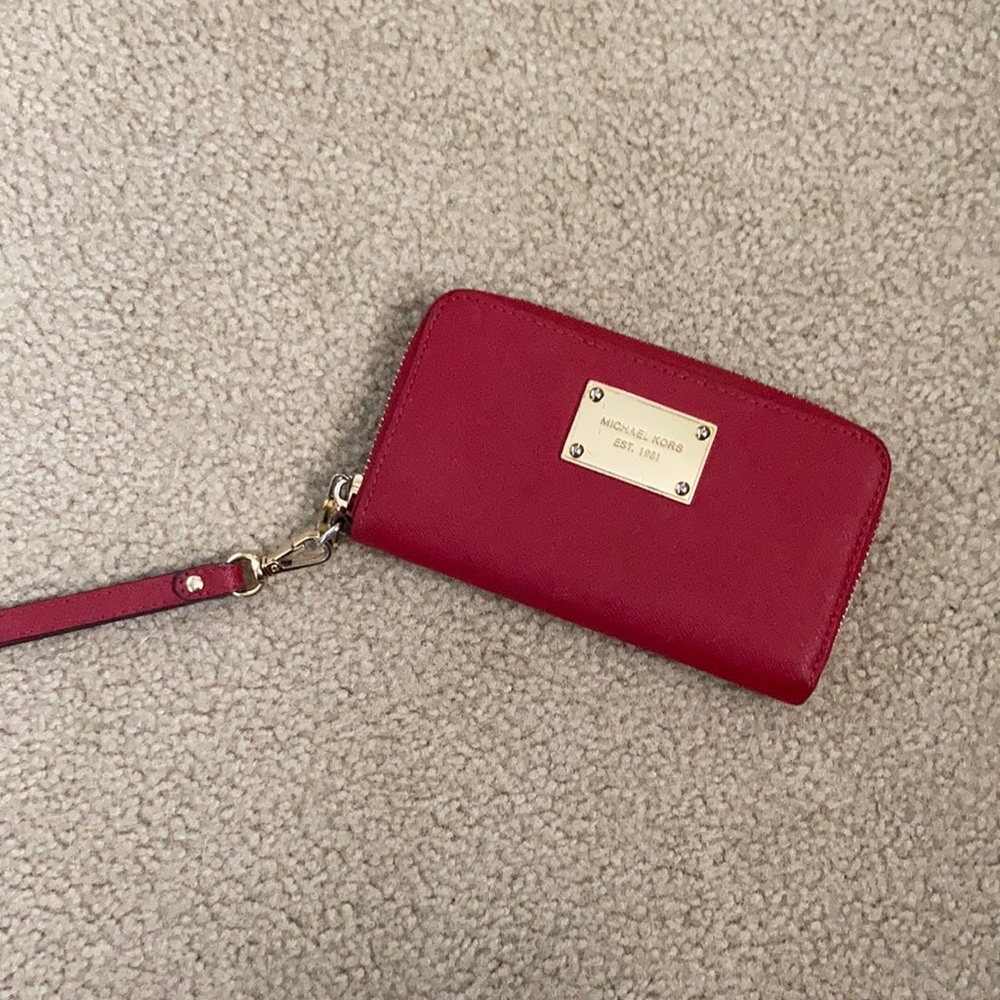 Michael Kors Red hand wallet